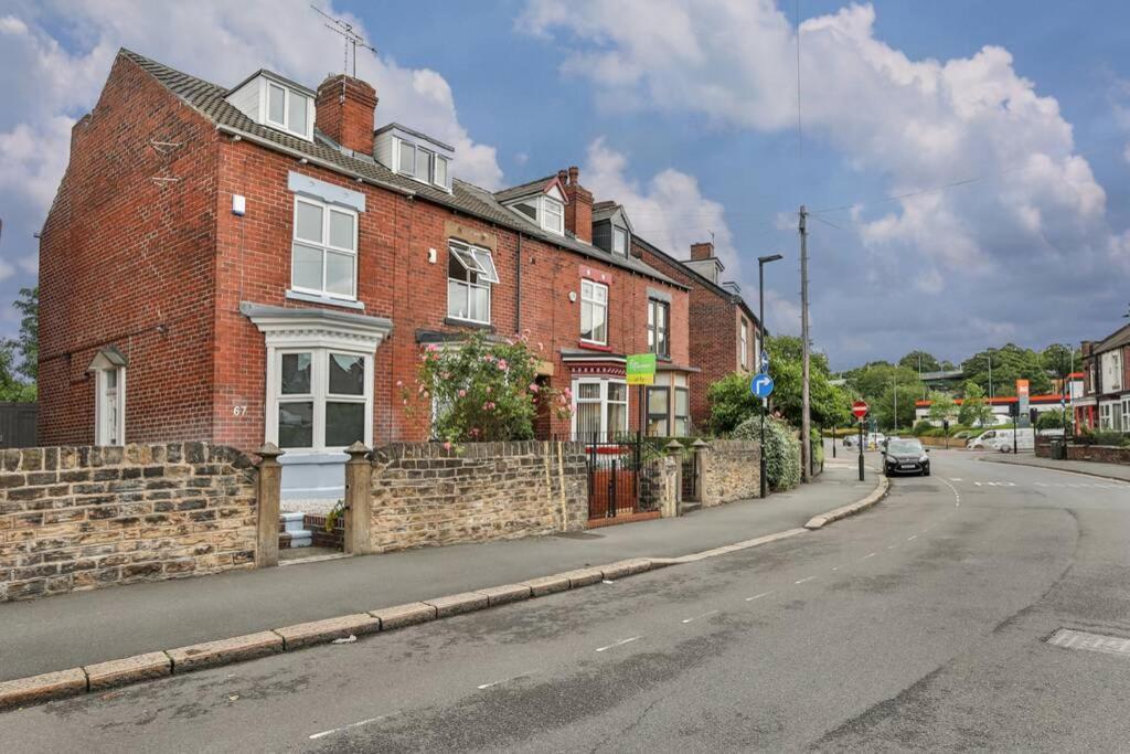 Refurbished Plush Property Great Transport Links Sheffield Exterior photo